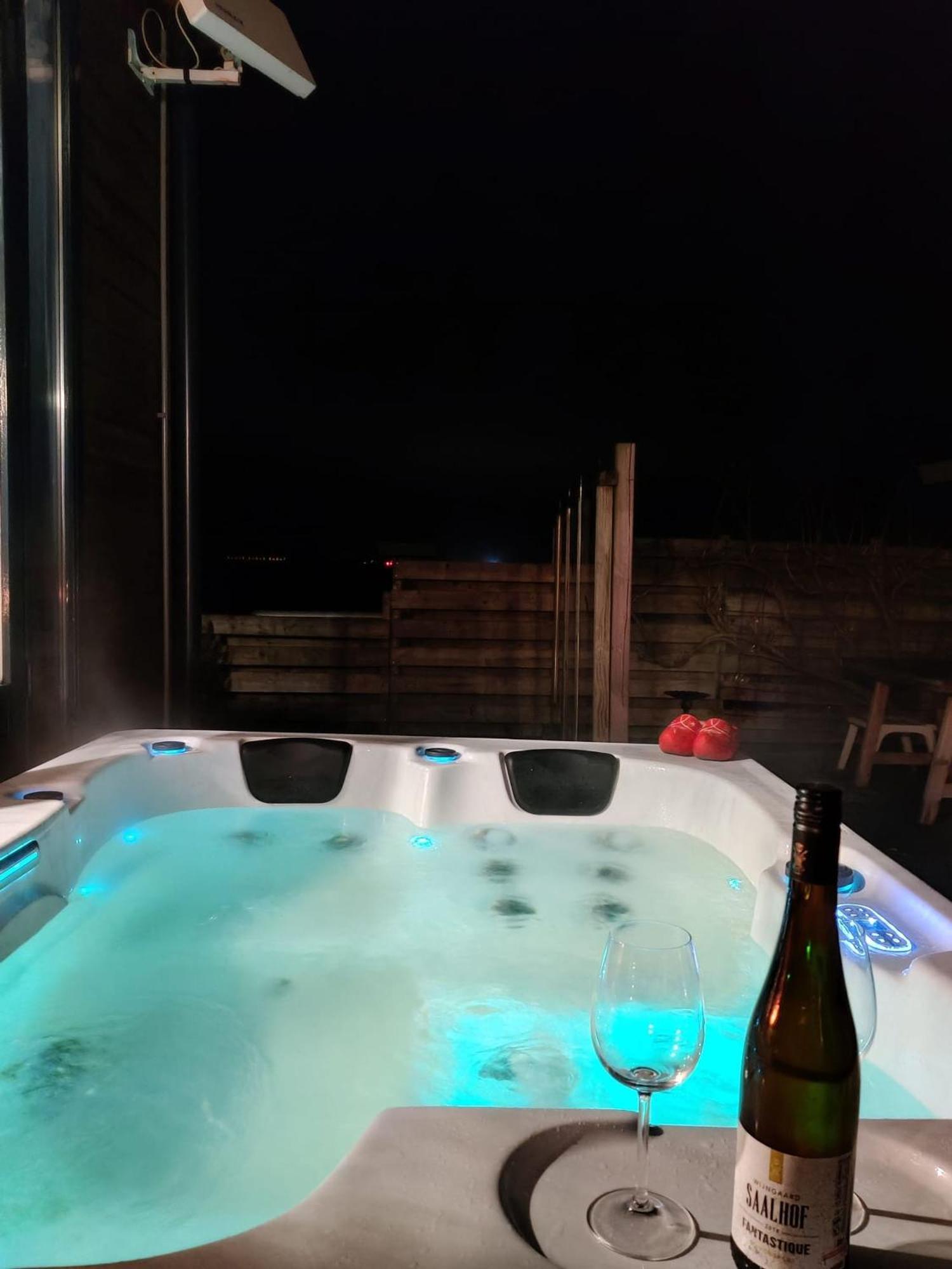 Lakeview 6 Pers Holiday Home Aurora With Fenced Garden, Whirlpool And Sauna Anjum Extérieur photo